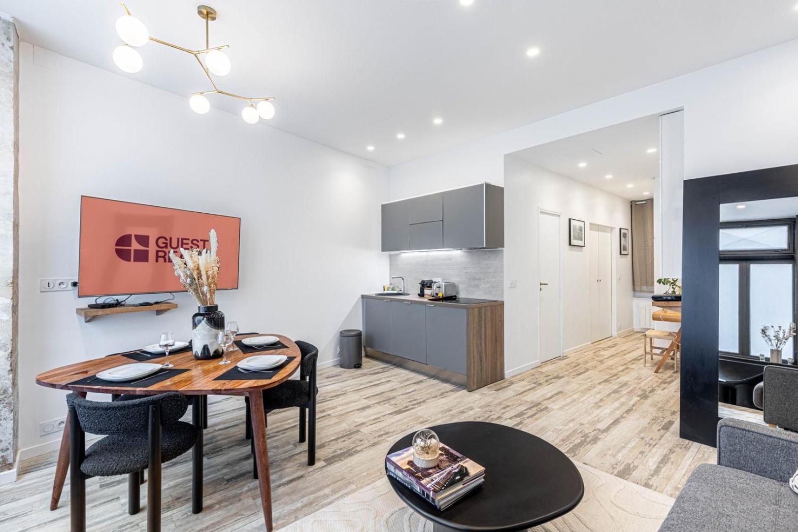 פריז Guestready - Stunning Apartment Near Eiffel Tower מראה חיצוני תמונה